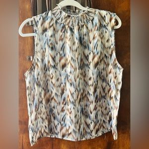 Multicolor mock neck sleeveless blouse top